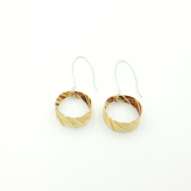 Boucles d'oreilles créoles en marqueterie de paille de seigle, France