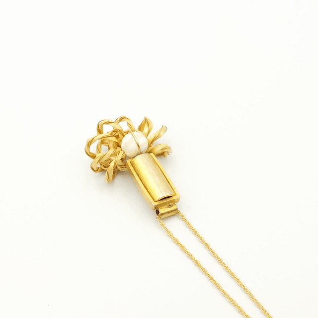 Collier, cordelette de seigle et agate blanche