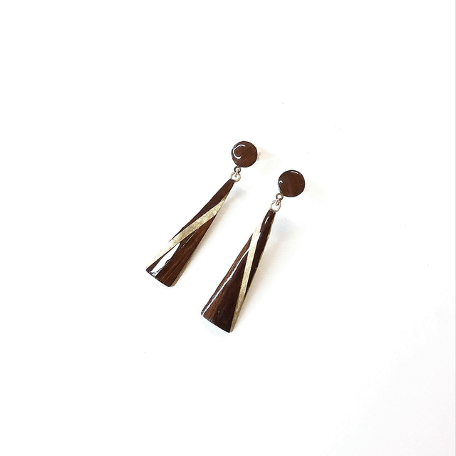 Clous d'oreilles longs "Chocolat Noir" - Marqueterie de paille de seigle teintée - Fabrication artisanale