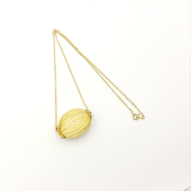 Collier en marqueterie de paille de seigle et or 14 carats