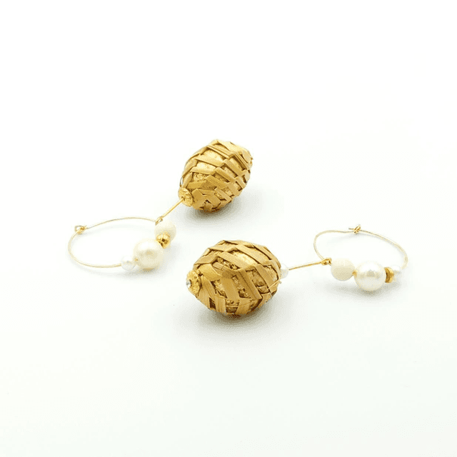 Boucles d&#039;oreilles créoles dissociées en tissage de paille de seigle