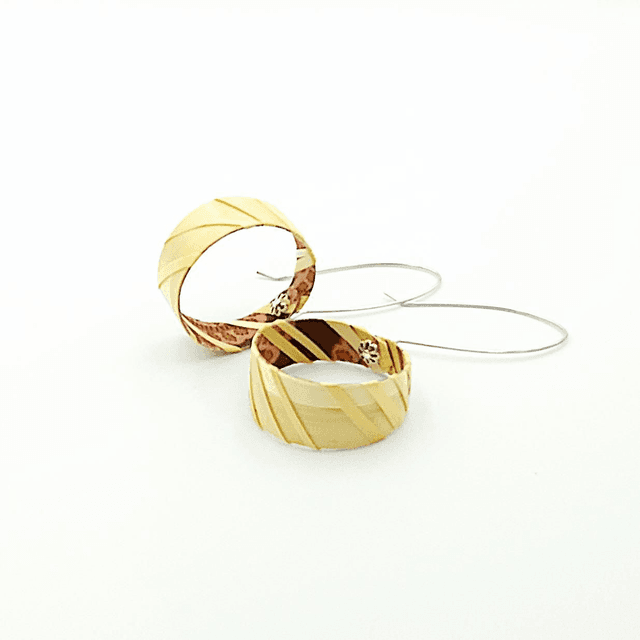 Boucles d&#039;oreilles créoles en marqueterie de paille de seigle, France