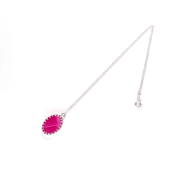 Collier en argent et marqueterie de paille de seigle fuchsia